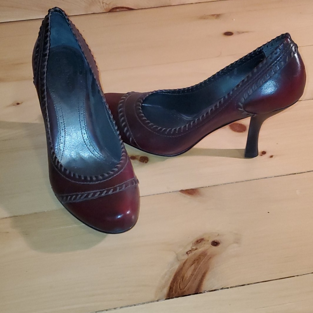 Franco Sarto Heels, burgundy, 2 1/2 in heel , sz 9